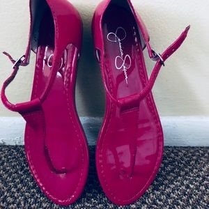 I’m selling a pair of Jessica Simpson sandals